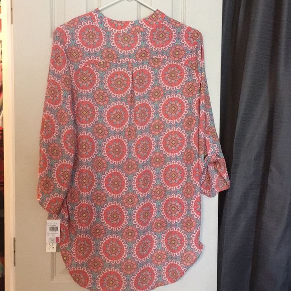 Beautiful!  Colorful tunic! - Picture 2 of 5